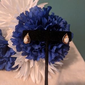 ♦️ B2G1FREE♦️Gold with white stone stud Earrings